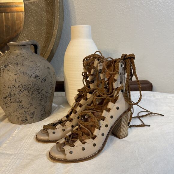 Free People Pember Chunky Heel 7.5 EUC Gladiator Grunge Boho Fairy Fest Rare - Picture 3 of 16
